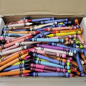 5lbs New! Crayola Crayons Bulk Lot 450+ Whole Crayons!